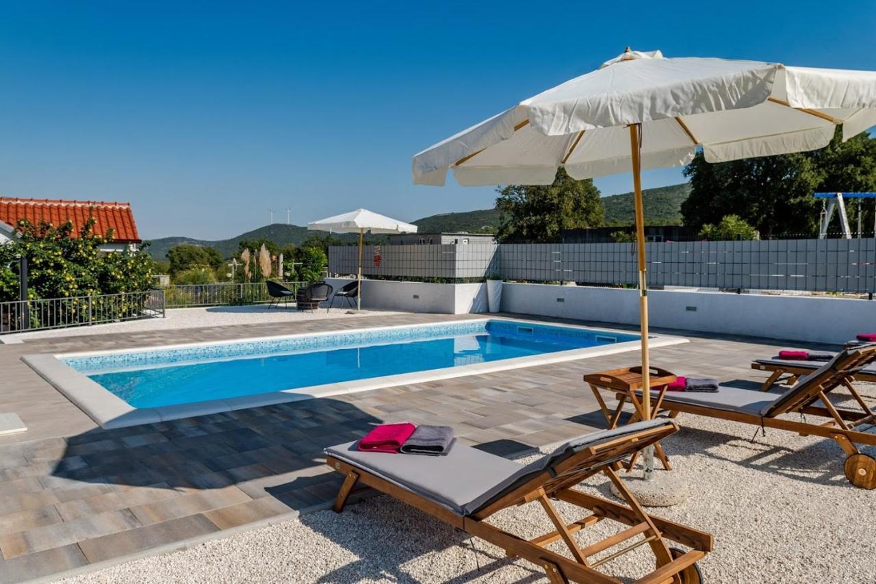 Villa House Camellia With Fenced Pool And Playground Blizna Donja Exterior foto