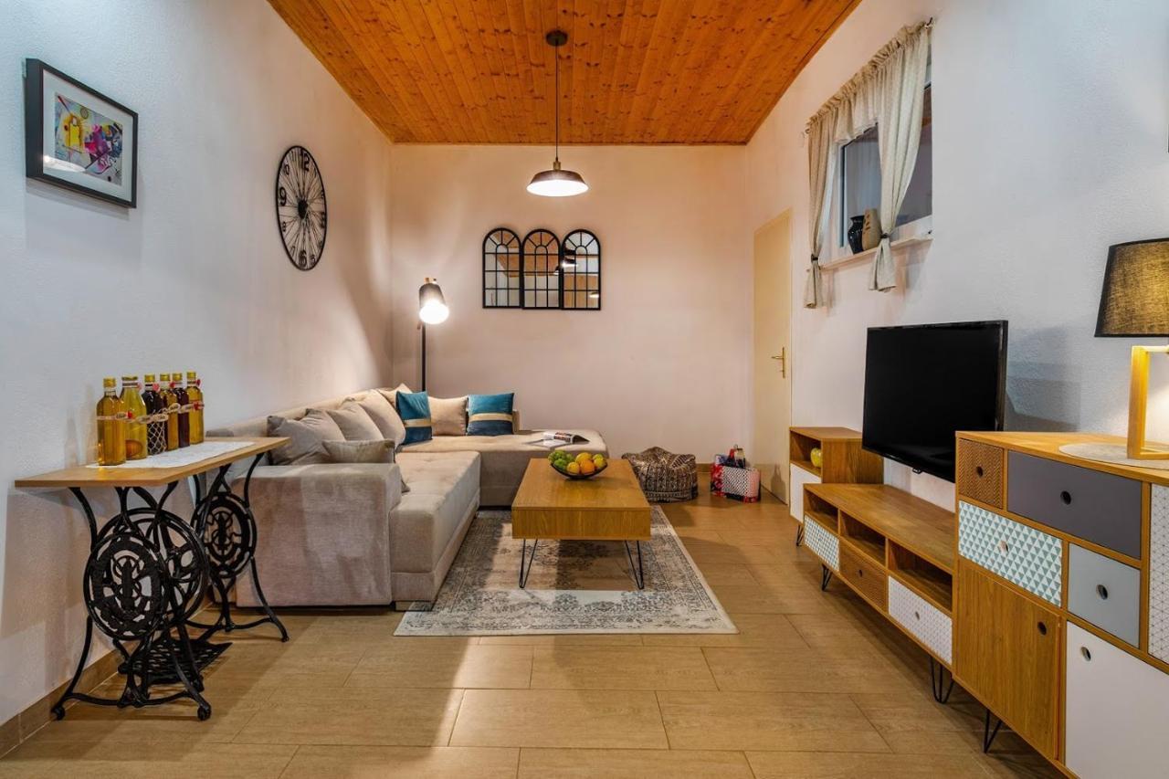 Villa House Camellia With Fenced Pool And Playground Blizna Donja Exterior foto