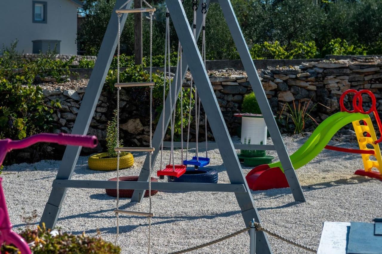 Villa House Camellia With Fenced Pool And Playground Blizna Donja Exterior foto